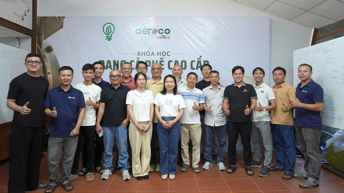 Khóa học “Rang cà phê cao cấp – Advanced Roasting 2026” do Aeroco Coffee phối hợp tổ chức cùng chuyên gia quốc tế Dr. Manuel Diaz P. đã bế mạc chiều qua, 3/10/2026