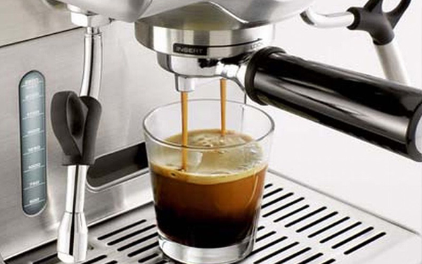 Nên uống cà phê pha máy hay pha phin và sự khác biệt giữa 2 cách pha