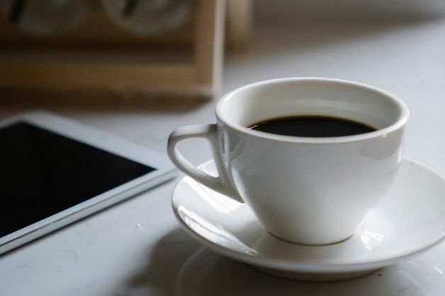Cafe hòa tan được nhiều người sử dụng bởi tính tiện lợi và chứa hàm lượng caffeine thấp, giúp hạn chế tình trạng mất ngủ.