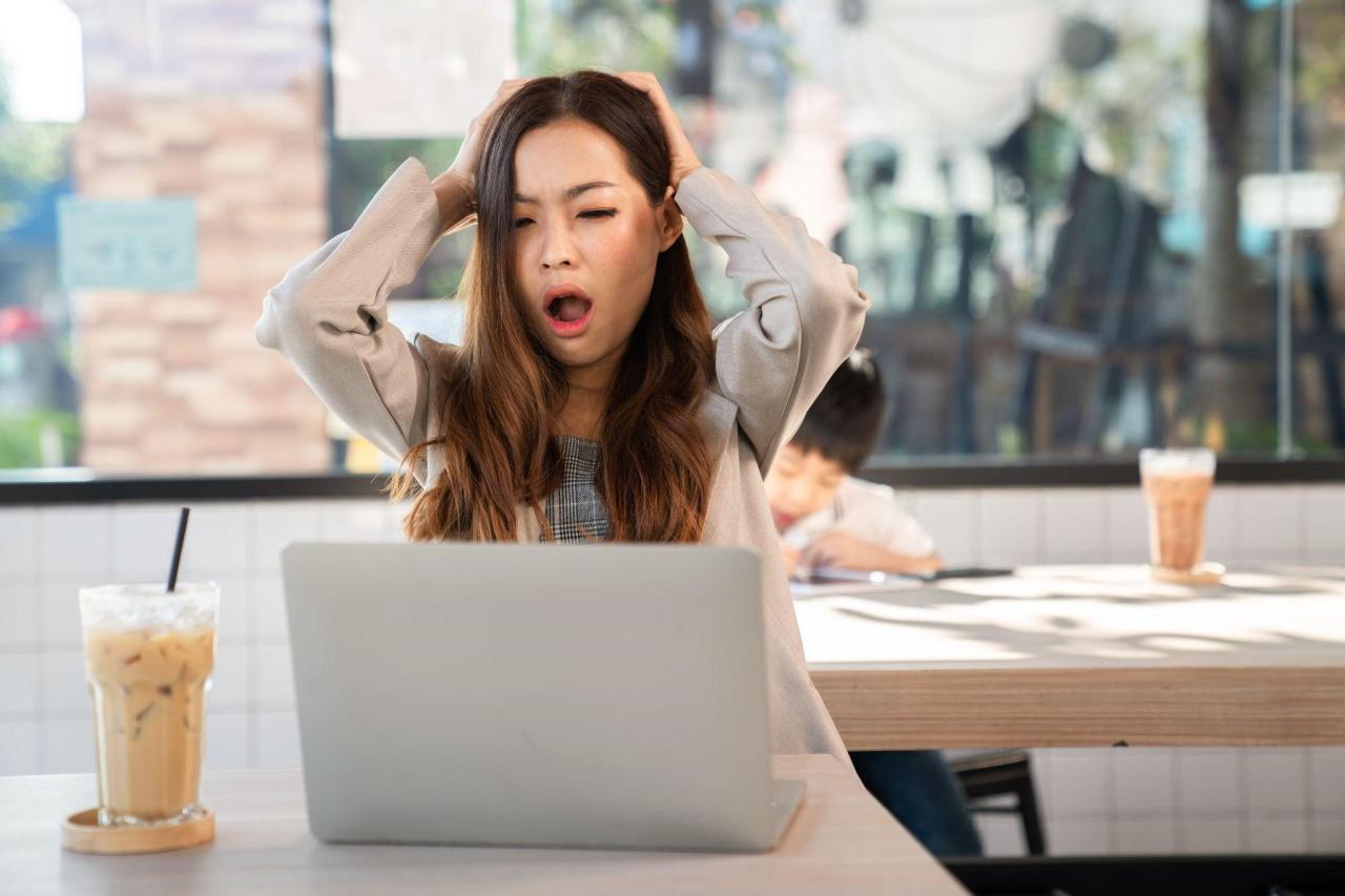 Uống cà phê bị đau đầu? Có nên ngừng uống?