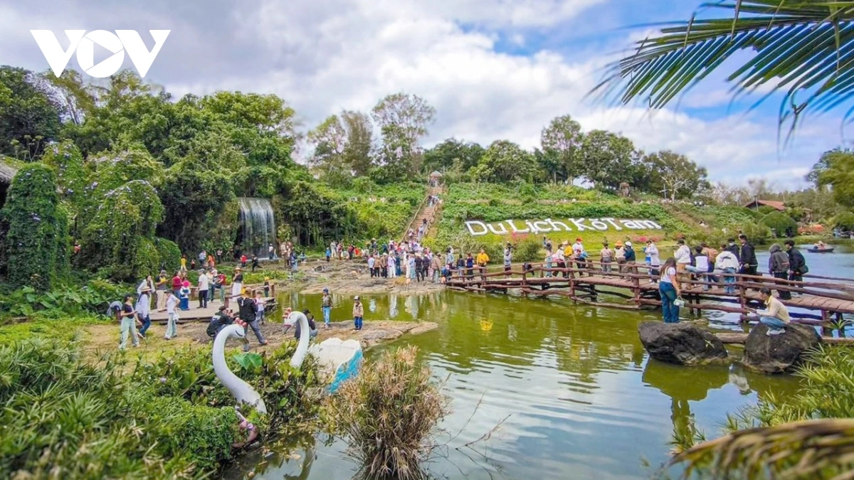 Du lịch Đắk Lắk sôi động trong những ngày đầu Xuân Bính Ngọ Du lịch Đắk Lắk sôi động trong những ngày đầu Xuân Bính Ngọ